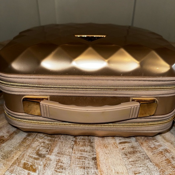 Triforce Savoir Collection Makeup Diamond Travel Beauty Case Dillard's QVC Gold - Picture 14 of 15